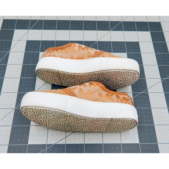 Michael Kors Logo Slip-On Tan Girls Sz 5 Toddler Loafer Zip Shoes Monogram Arrow - Picture 6 of 10